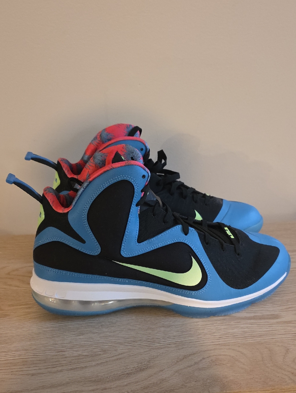 NEW Nike LeBron 9 South Coast Mens size 12